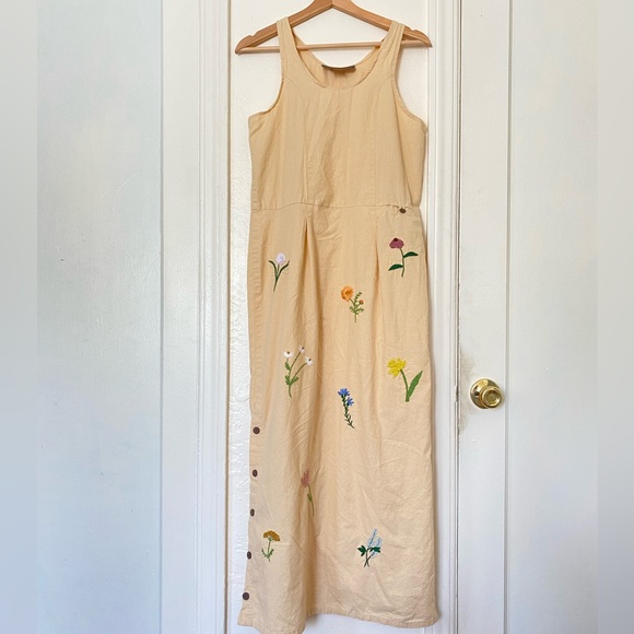 American Vintage Hand-Embroidered Flowers Yellow Sleeveless Maxi Dress - Picture 1 of 6